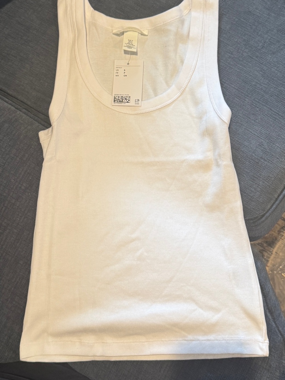 H&M White Ribbed Tank Top - Classic Women's Scoop Neck